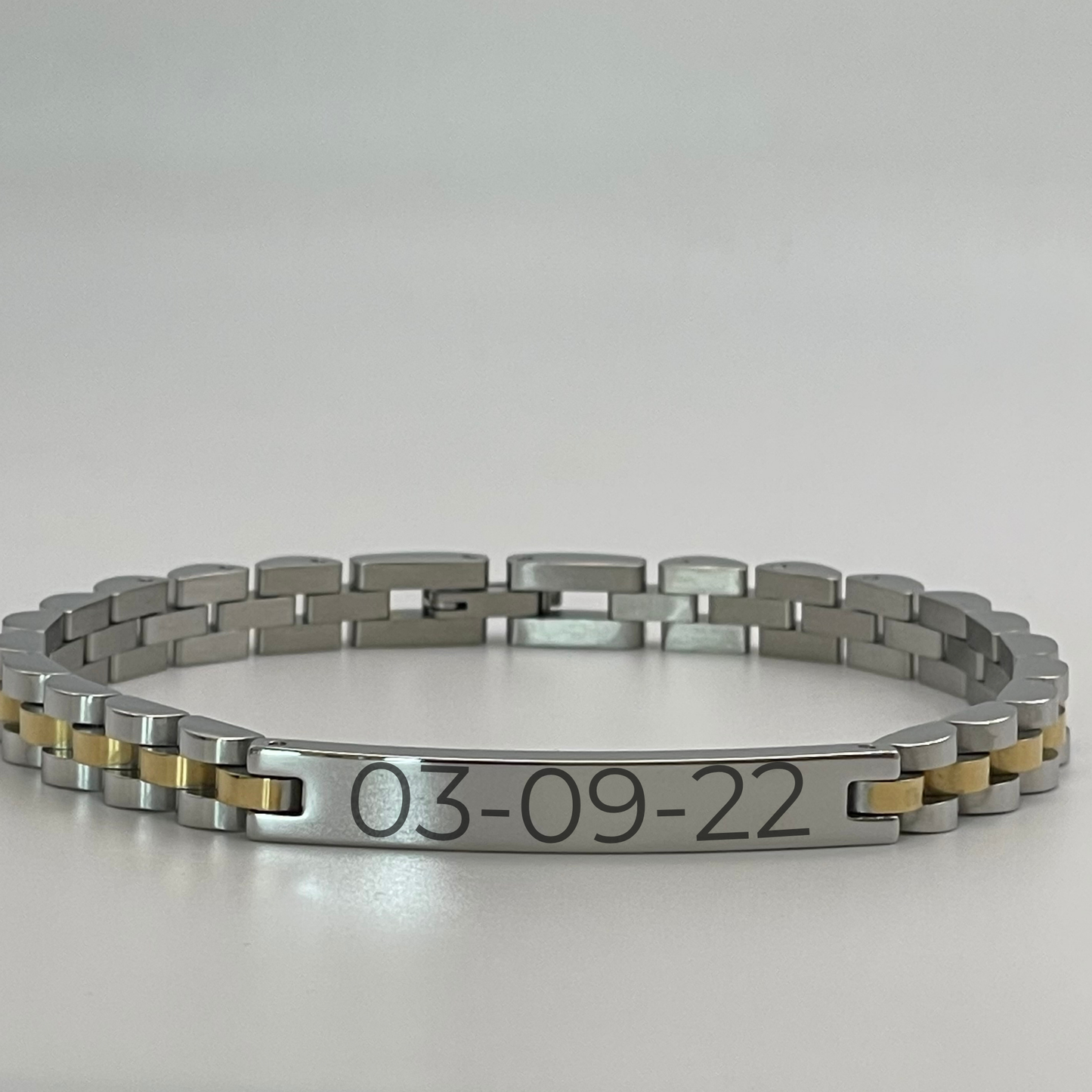 ENGRAVED BRACELET W/ BLOCK CHAIN
