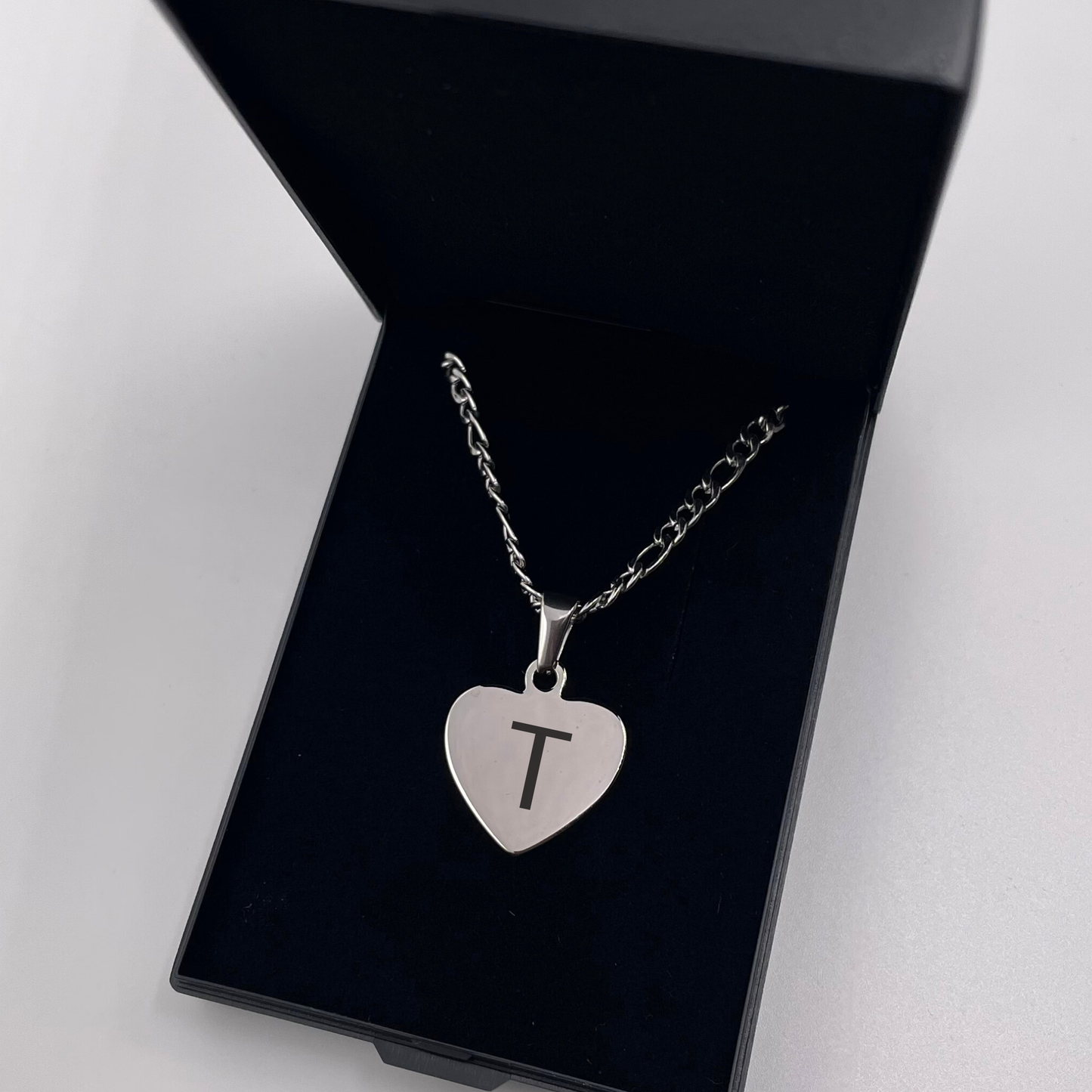 ENGRAVED HEART PENDANT