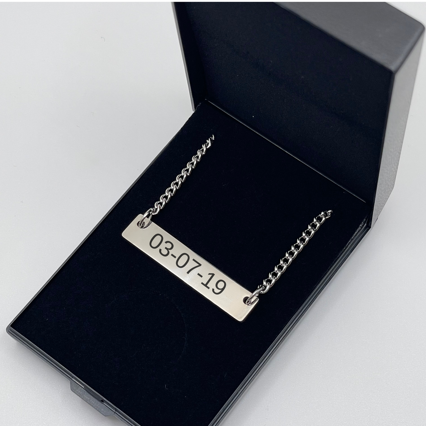 ENGRAVED BAR NECKLACE II