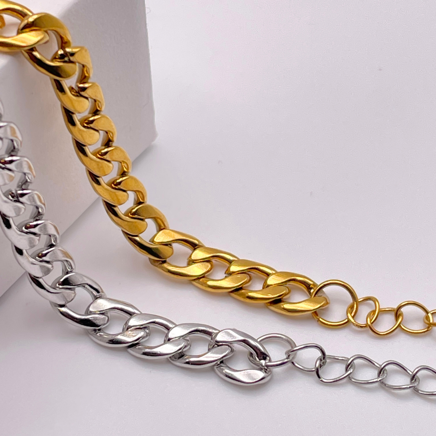 ENGRAVED CHAIN BRACELET