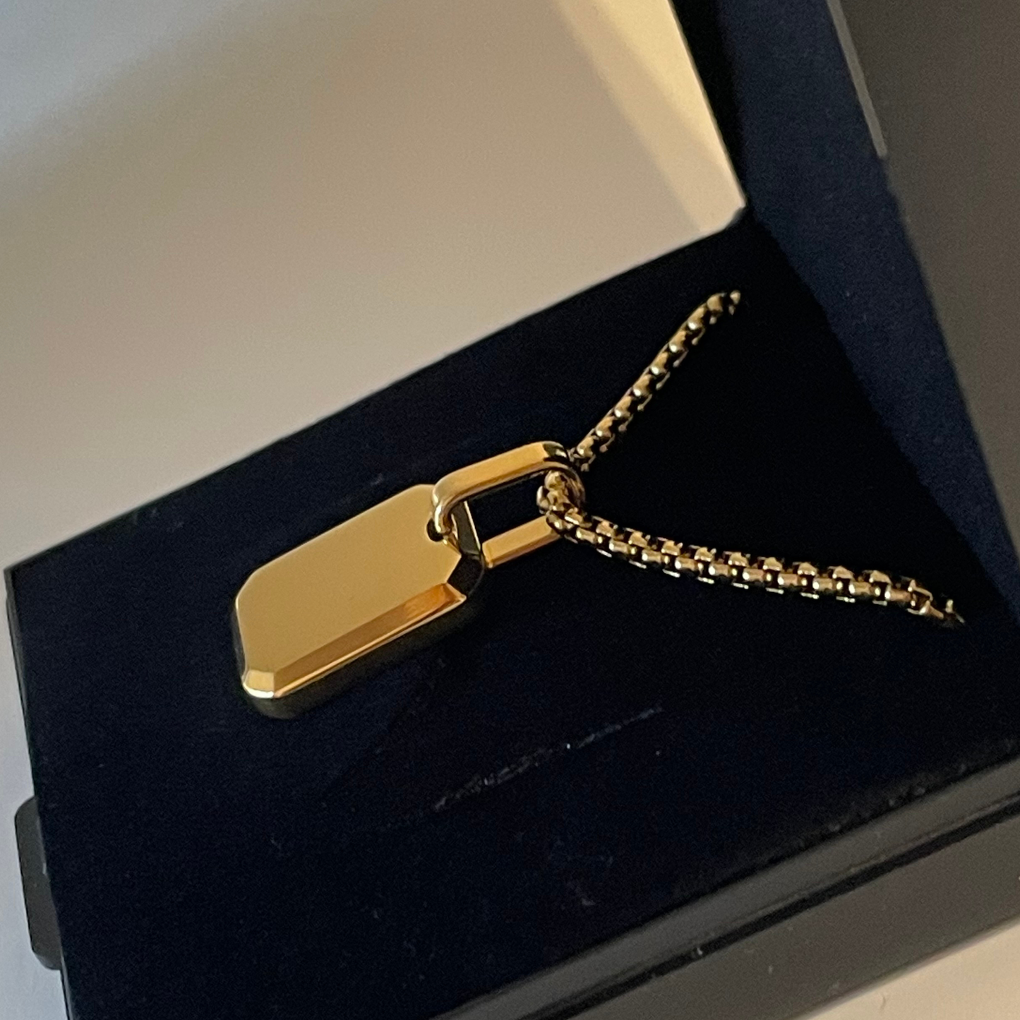 ENGRAVED SQUARE PENDANT