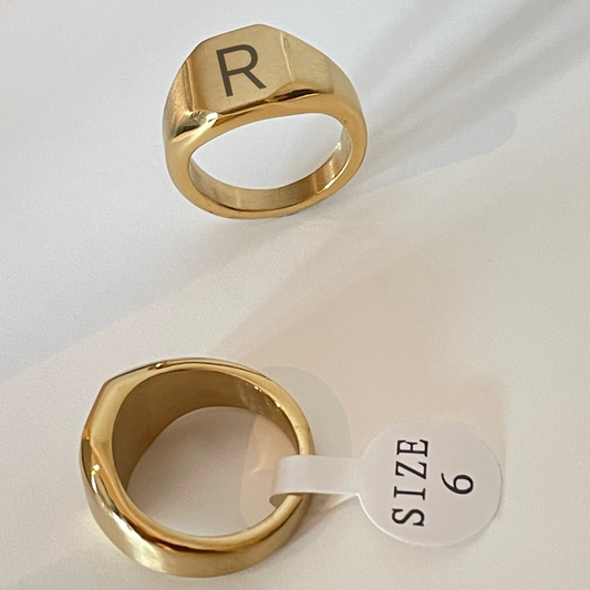 SIGNET RINGS - SQUARE TOP