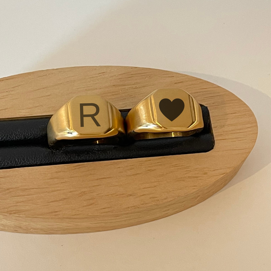 SIGNET RINGS - SQUARE TOP