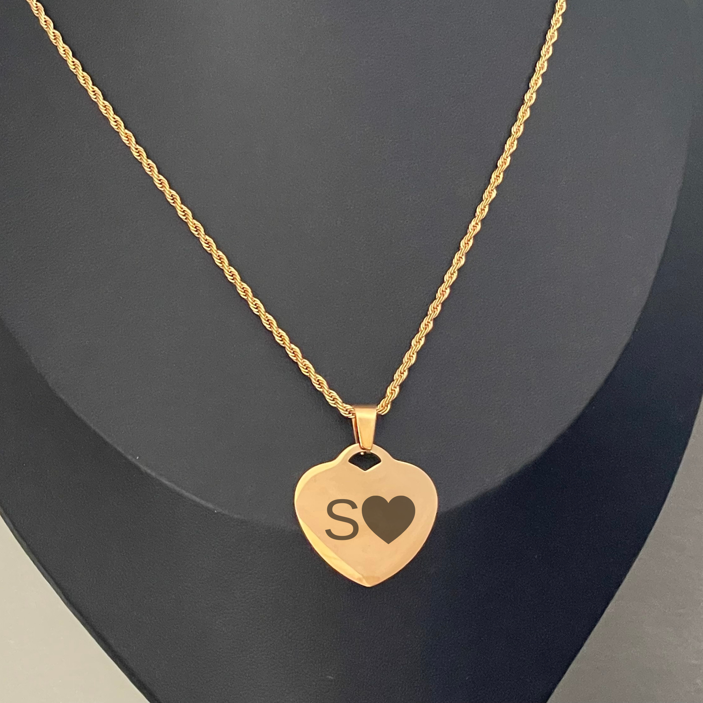 ENGRAVED HEART PENDANT