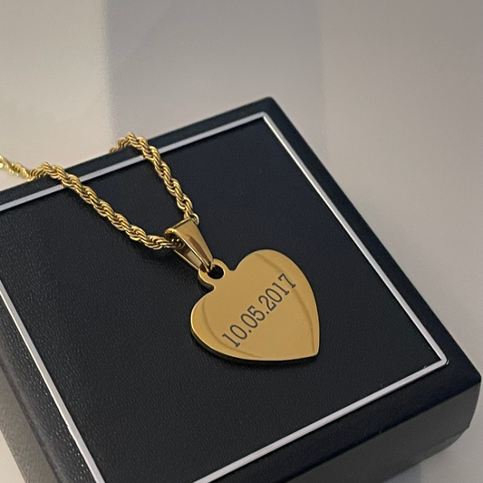 ENGRAVED HEART PENDANT