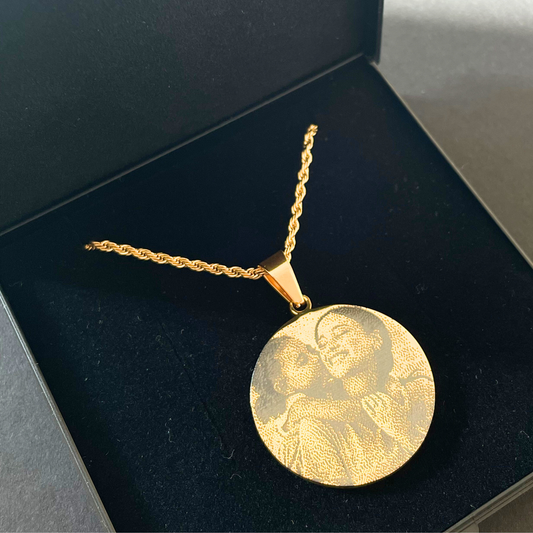 ENGRAVED DISC PENDANT